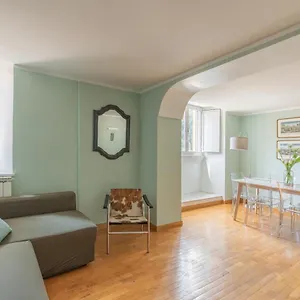 iflat-colosseum-wide-apartment.it-romehotels.com/