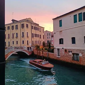 Ca' Dino - Canal View Venice